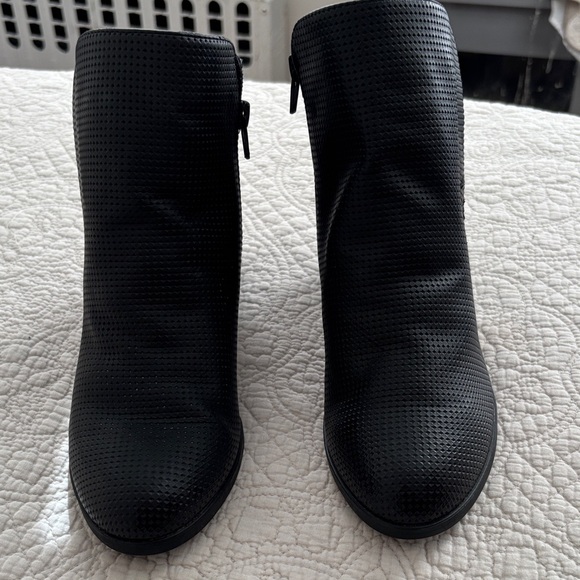 Black Ankle Boots - Picture 1 of 5